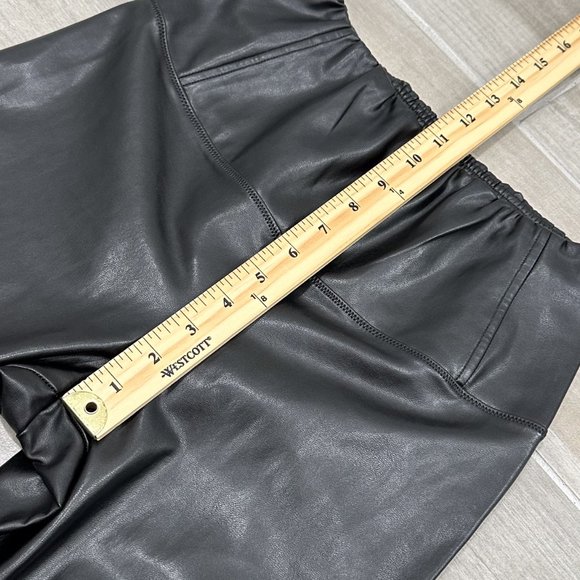 Aritzia Wilfred Free Daria Pant High-Waisted Vegan Leather Leggings in Black - Picture 10 of 15